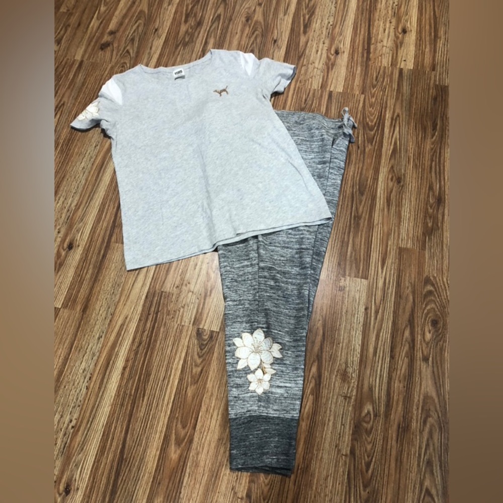 vs pink rhtf size large floral embroidered set make sure you read below 👇